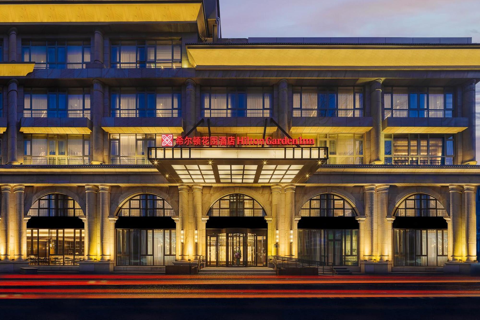 Hilton Garden Inn Beijing Guomao Exteriör bild