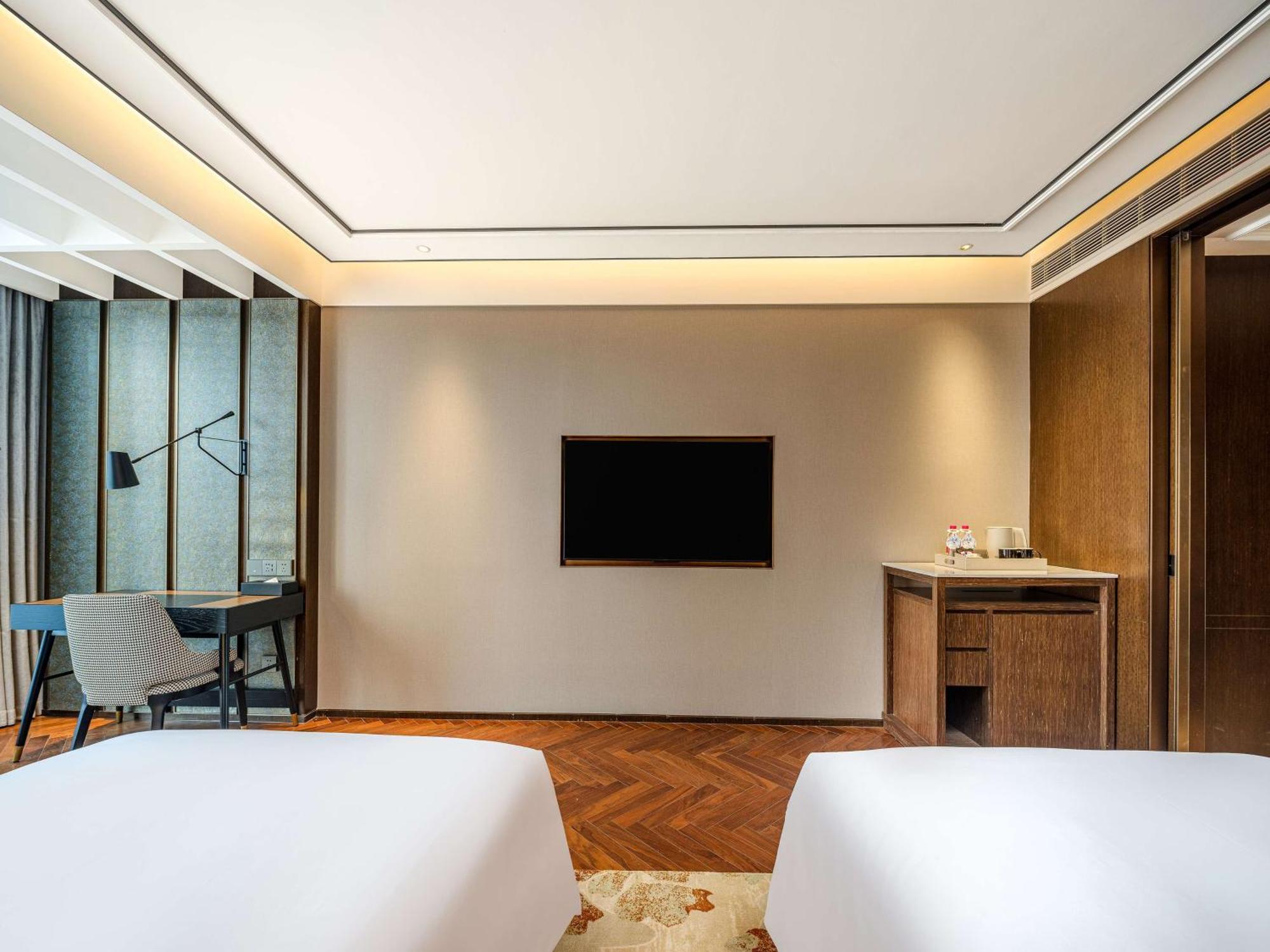 Hilton Garden Inn Beijing Guomao Exteriör bild