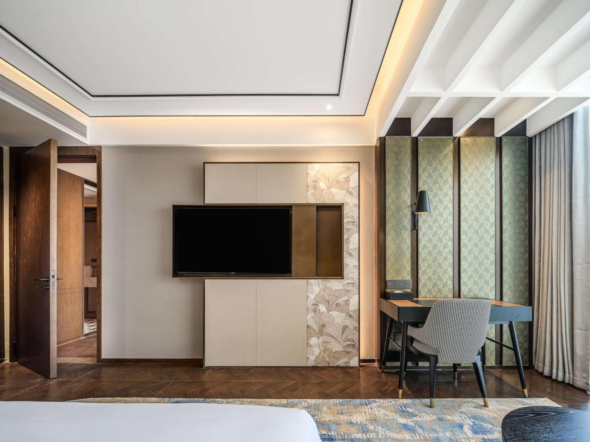 Hilton Garden Inn Beijing Guomao Exteriör bild