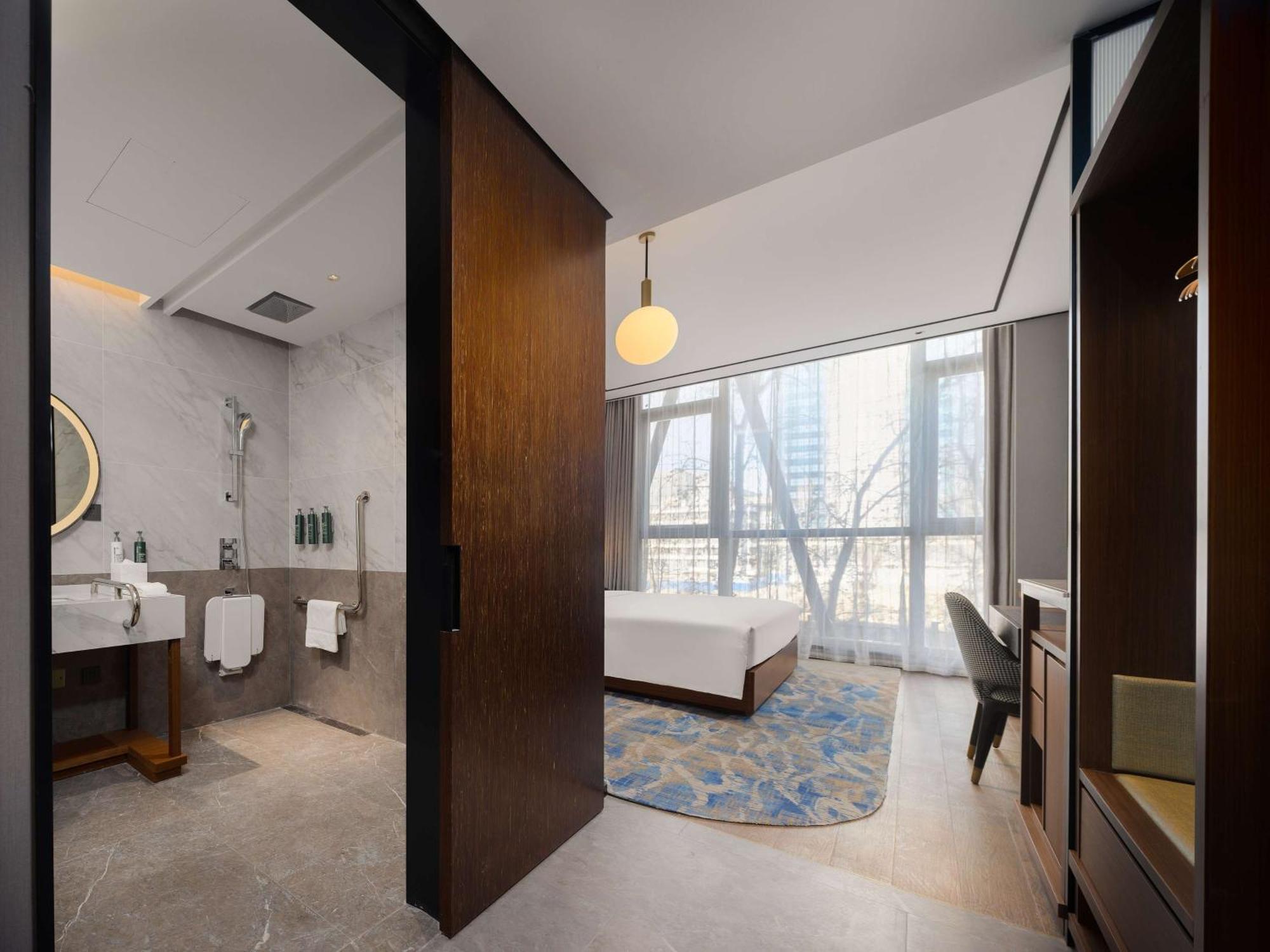 Hilton Garden Inn Beijing Guomao Exteriör bild