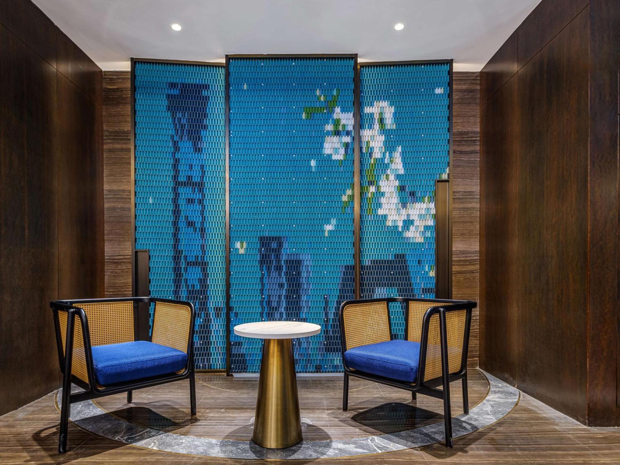 Hilton Garden Inn Beijing Guomao Exteriör bild
