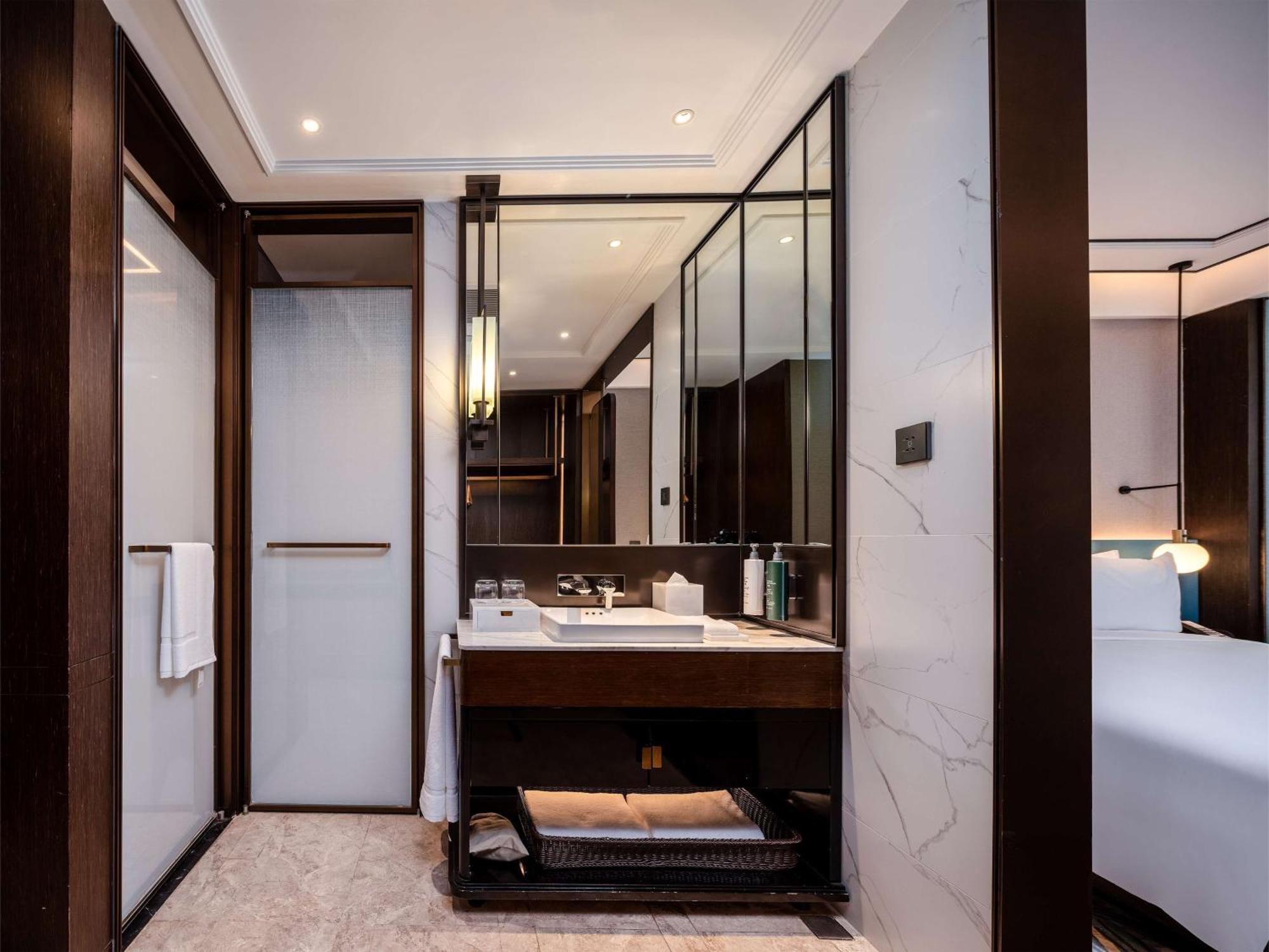 Hilton Garden Inn Beijing Guomao Exteriör bild