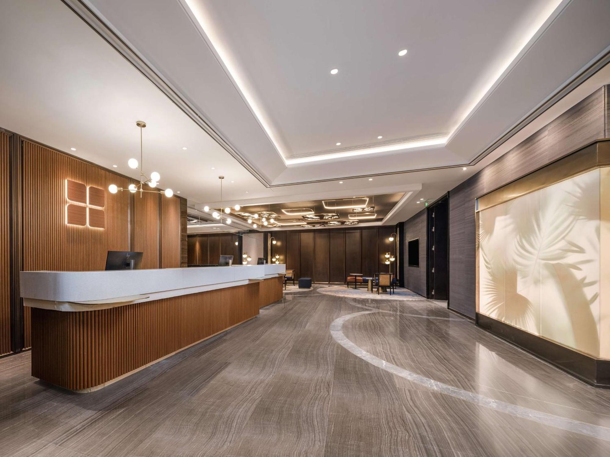 Hilton Garden Inn Beijing Guomao Exteriör bild