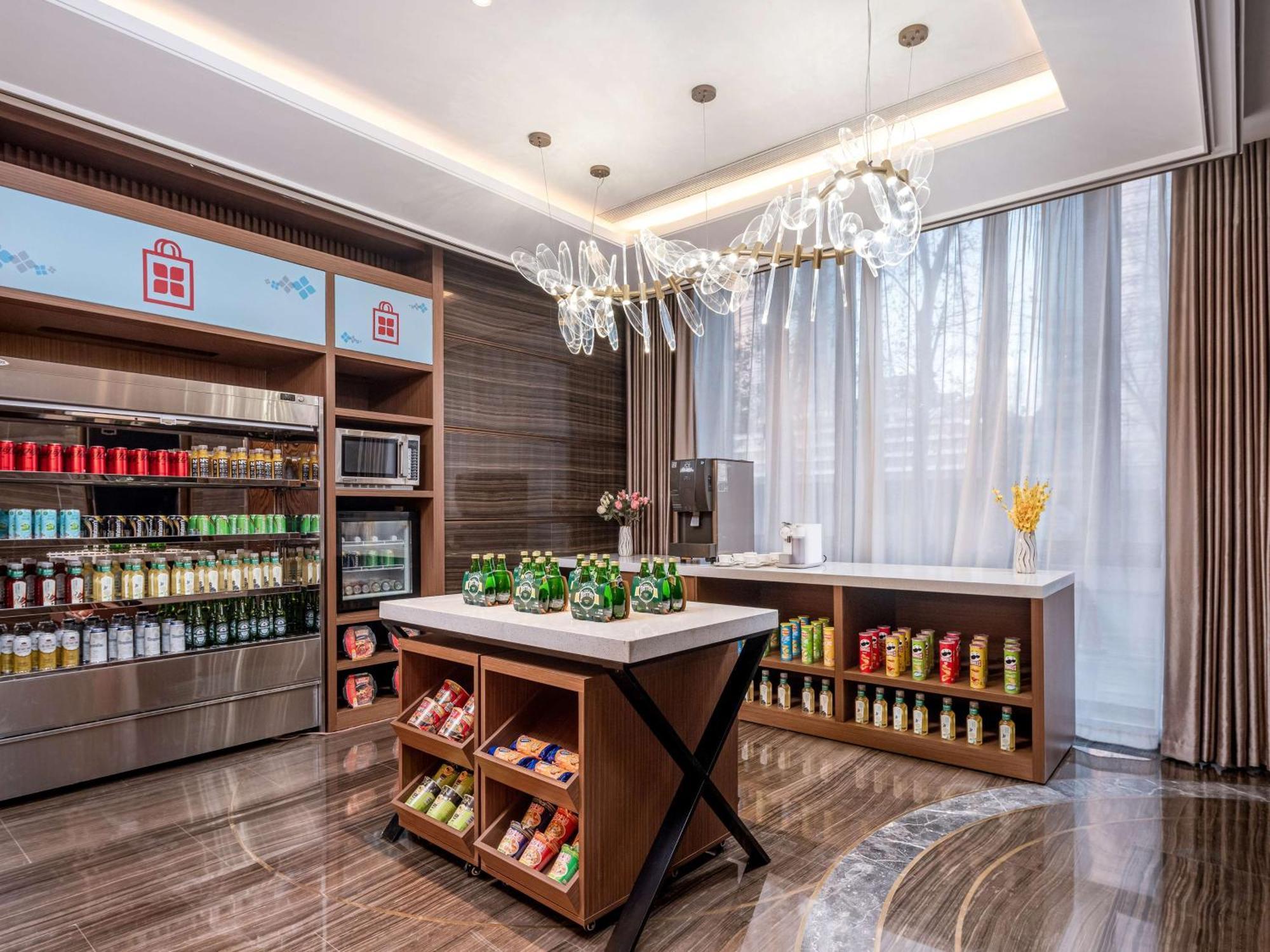 Hilton Garden Inn Beijing Guomao Exteriör bild