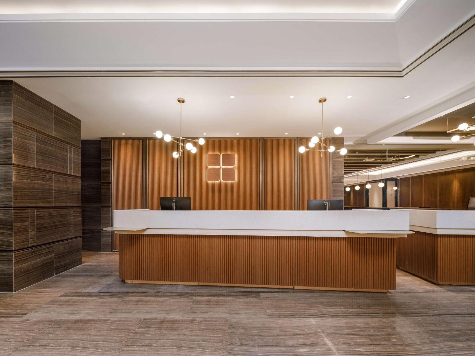 Hilton Garden Inn Beijing Guomao Exteriör bild
