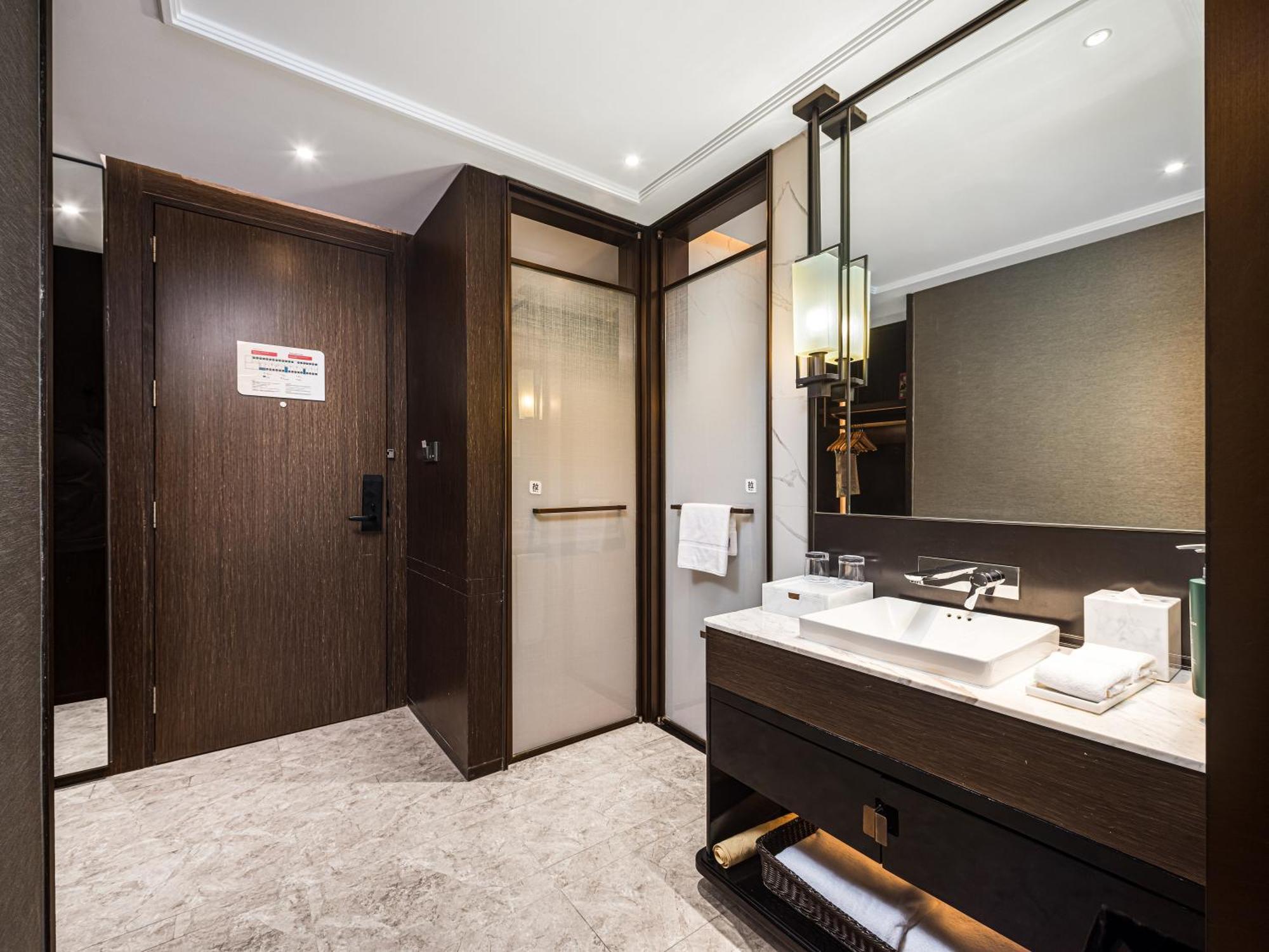 Hilton Garden Inn Beijing Guomao Exteriör bild