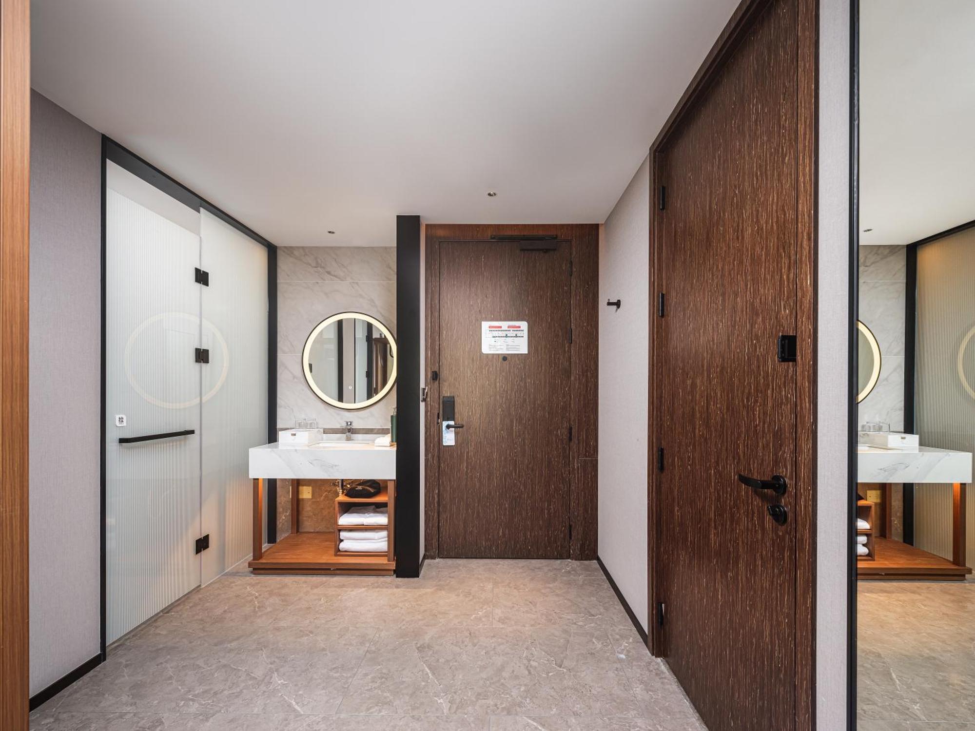 Hilton Garden Inn Beijing Guomao Exteriör bild